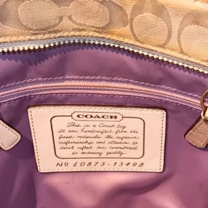 Very luxurious Coach bag must have in season just click